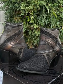 Cuadra Mantarraya Botin De Dama - Black