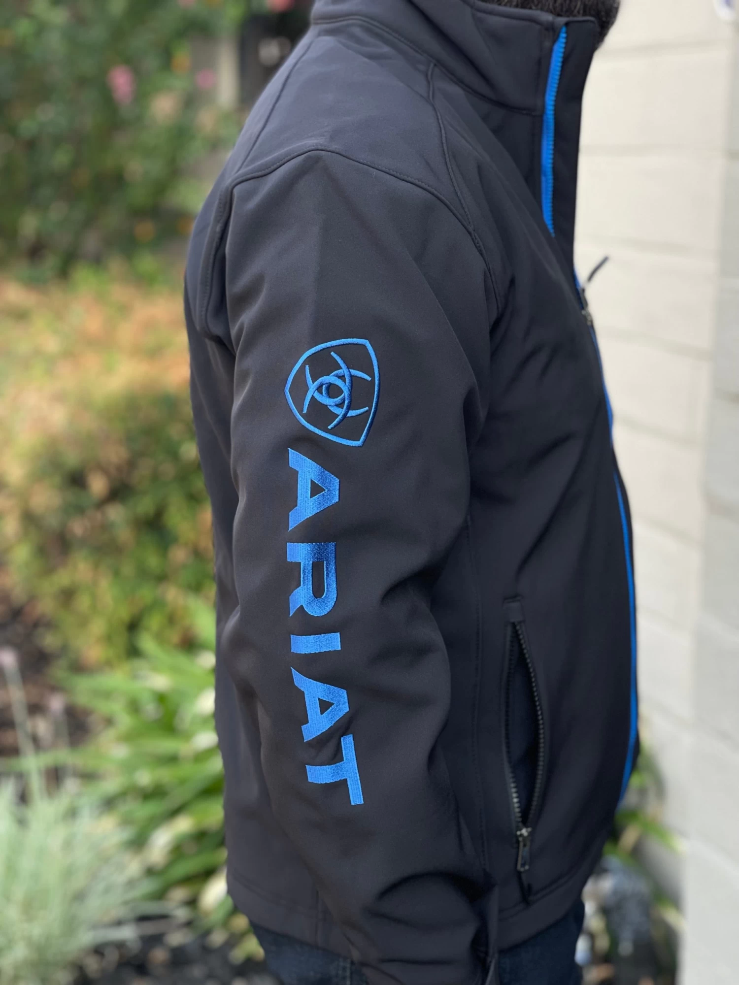 Ariat Men’s Blue Coralt Soft-Shell Jacket 4 Ariat Men’s Blue Coralt Soft-Shell Jacket - Image 2