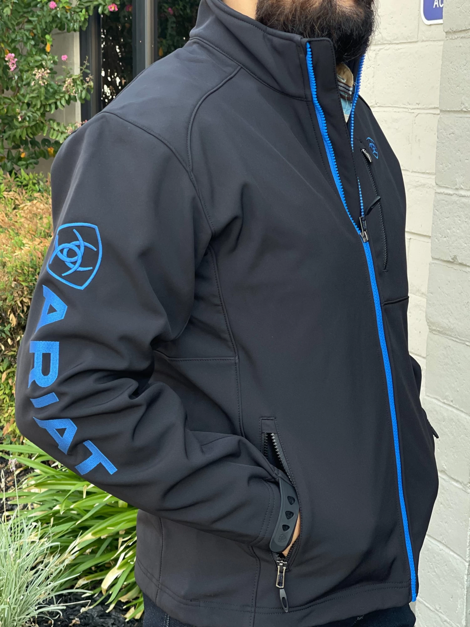 Ariat Men’s Blue Coralt Soft-Shell Jacket 3 Ariat Men’s Blue Coralt Soft-Shell Jacket