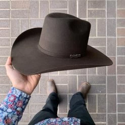 Renegado 6x Chocolate Fur Felt Cowboy Hat (EXCLUSIVE ITEM) -Guadalajara Western Wear IMG 5889