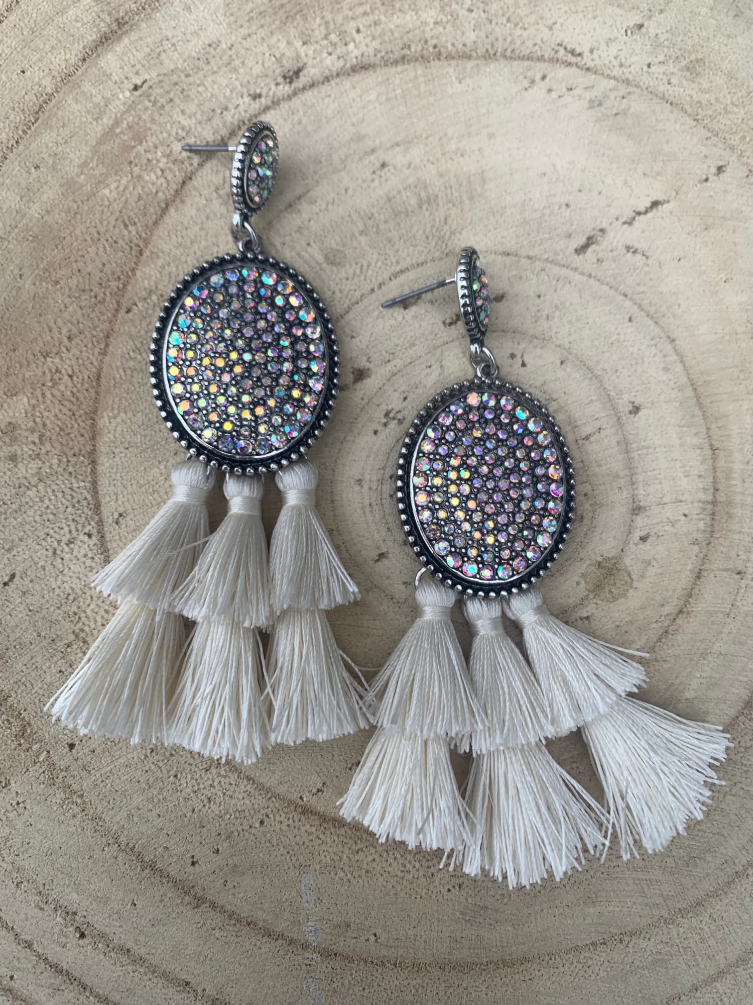 White Tassel 3 White Tassel