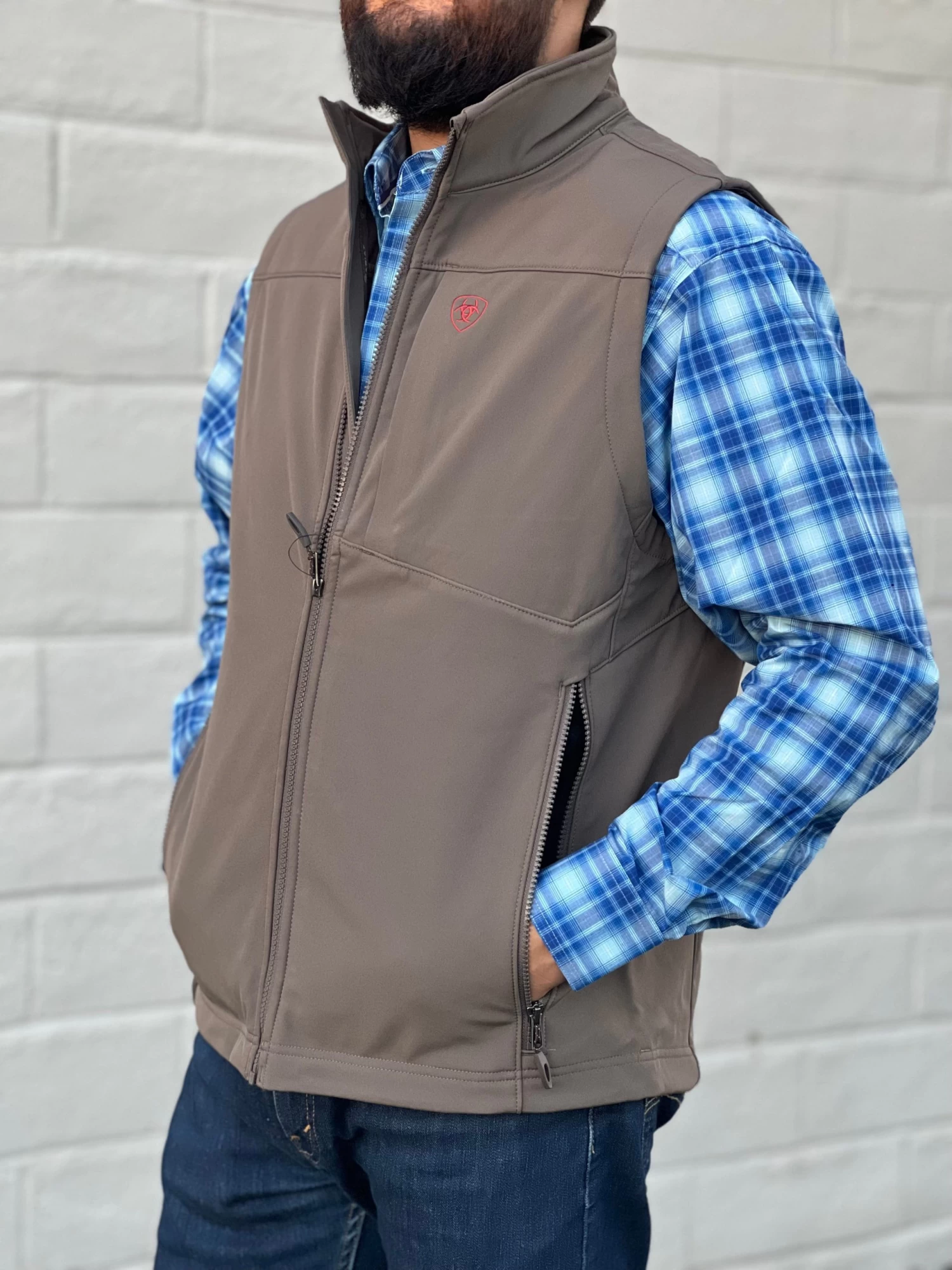 Ariat Men's Logo 2.0 Banyan Park Soft-Shell Vest 4 Ariat Men's Logo 2.0 Banyan Park Soft-Shell Vest - Image 2